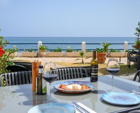 Newly Renovated 2 Bedroom Beachfront House Sitio de Calahonda Ngoại thất bức ảnh