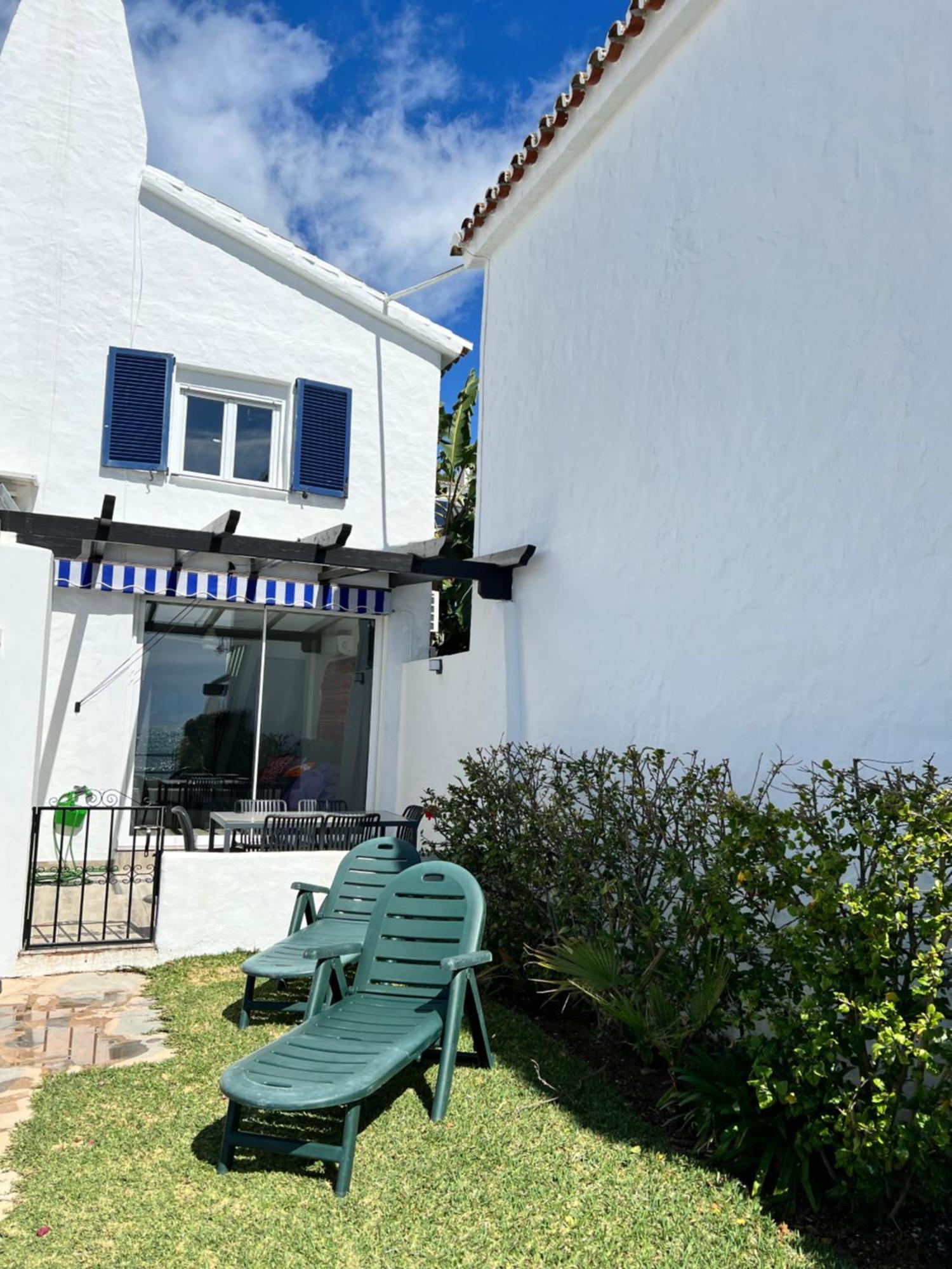 Newly Renovated 2 Bedroom Beachfront House Sitio de Calahonda Ngoại thất bức ảnh